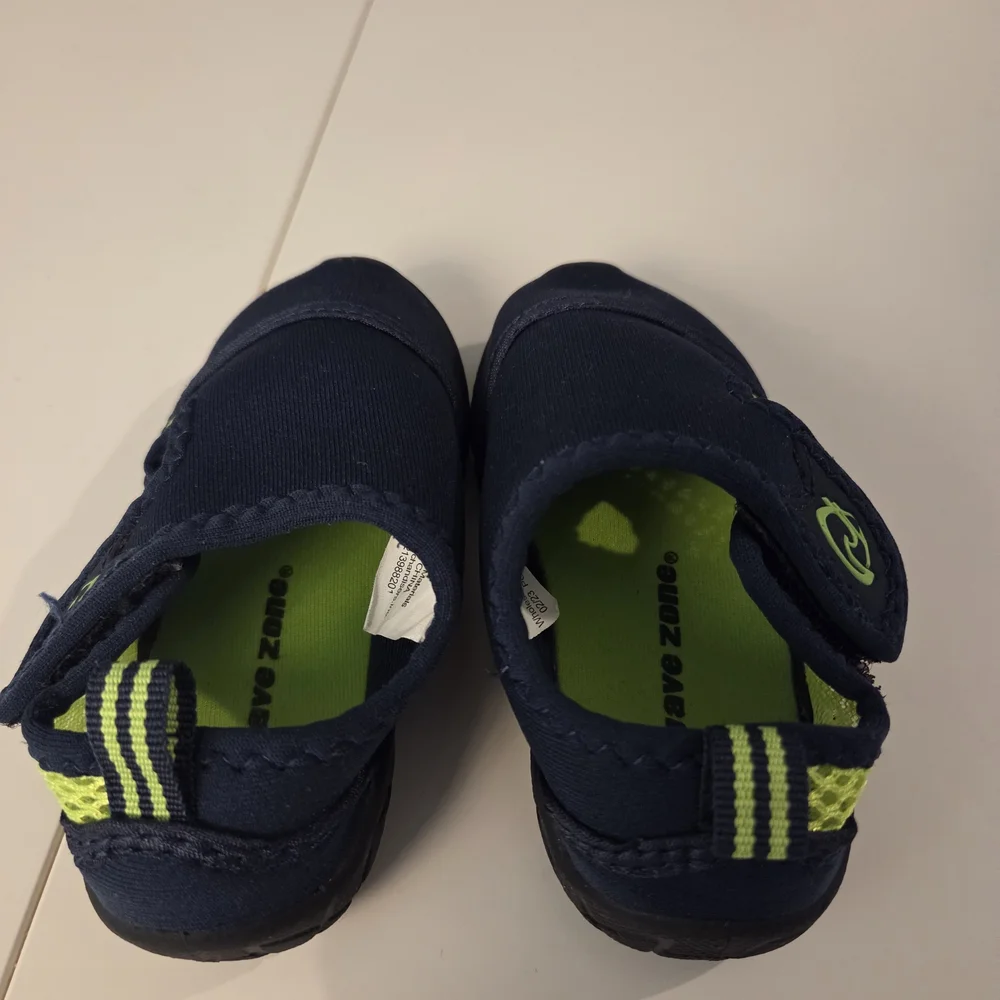 Wave Zone -  Navy Baby Walker Water Shoes - Size 5
